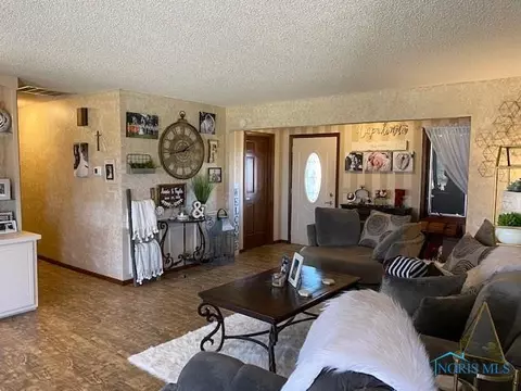 210 Brown Dr, Bryan, OH 43506 photo 8