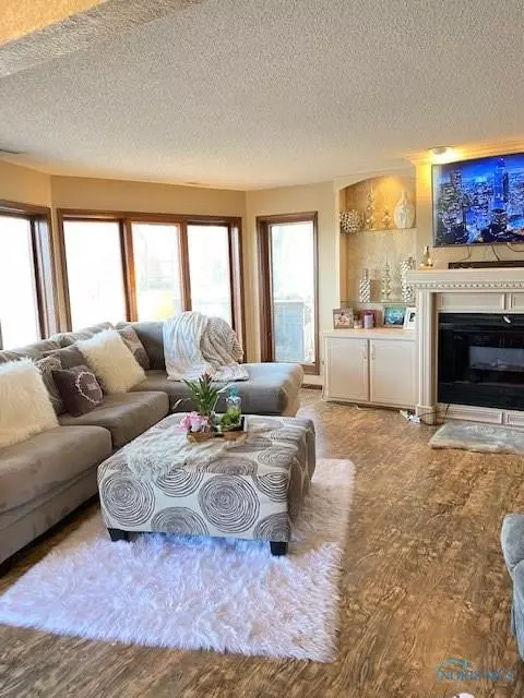 210 Brown Dr, Bryan, OH 43506 photo 5