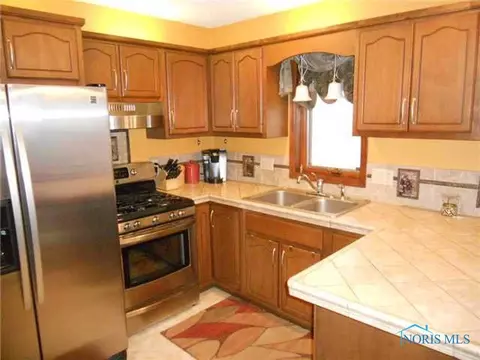 210 Brown Dr, Bryan, OH 43506 photo 11