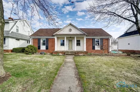 204 E 11th St, Genoa, OH 43430 photo 1