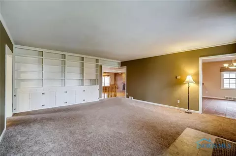 204 E 11th St, Genoa, OH 43430 photo 5