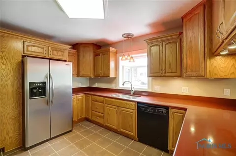 204 E 11th St, Genoa, OH 43430 photo 13