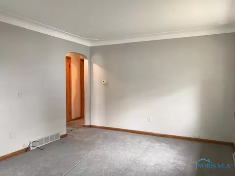 802 Waverly Ave, Toledo, OH 43607 photo 3