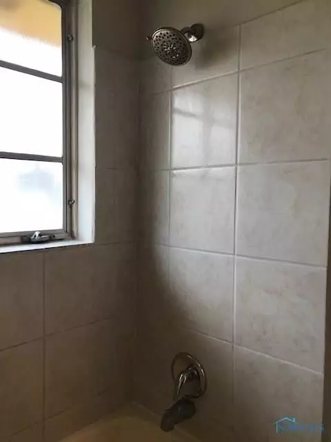 802 Waverly Ave, Toledo, OH 43607 photo 7
