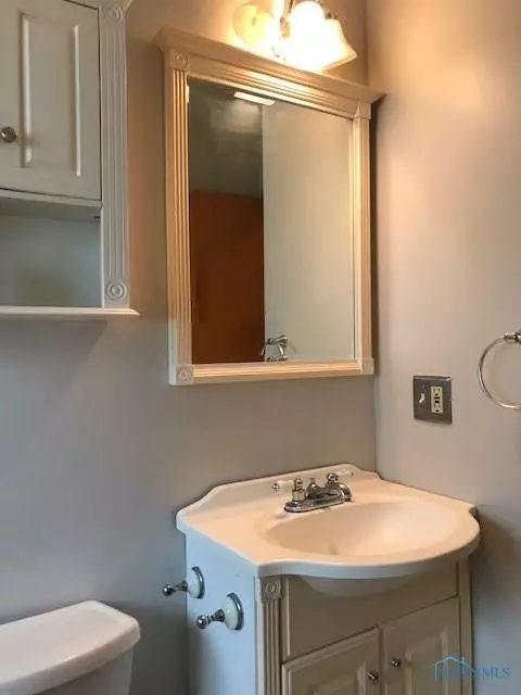 802 Waverly Ave, Toledo, OH 43607 photo 8