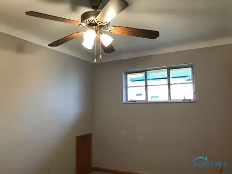 802 Waverly Ave, Toledo, OH 43607 photo 10