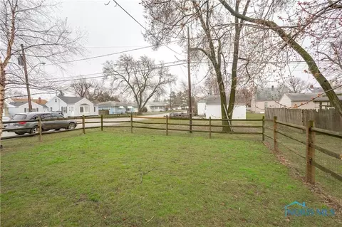 210 E Union St, Walbridge, OH 43465 photo 30