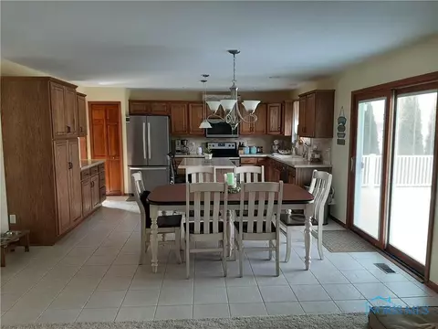 105 Hogan Ln, Bryan, OH 43506 photo 8