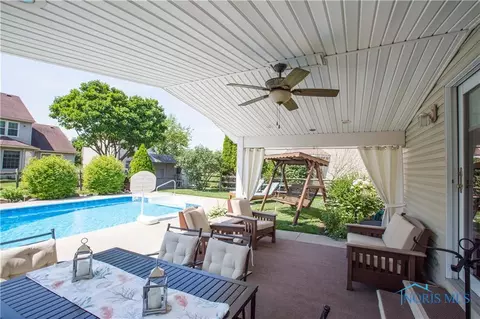 2256 Mapletree Dr, Maumee, OH 43537 photo 4