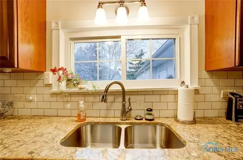 418 E John St, Maumee, OH 43537 photo 18
