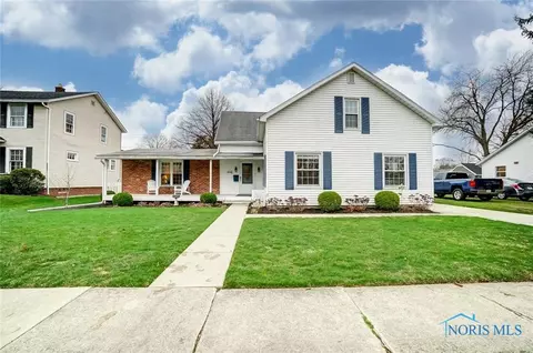 418 E John St, Maumee, OH 43537 photo 2