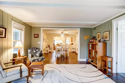 418 E John St, Maumee, OH 43537 photo 9