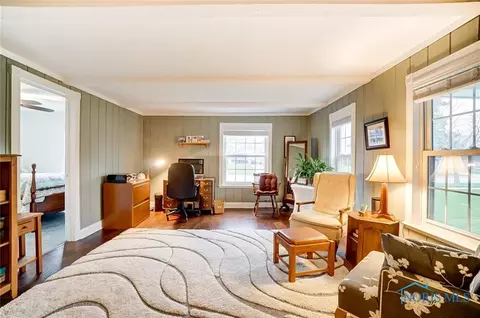 418 E John St, Maumee, OH 43537 photo 8