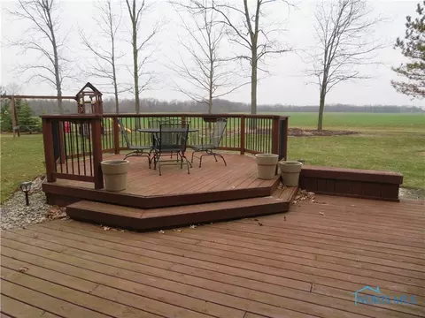 217 Illinois Dr, Bryan, OH 43506 photo 2