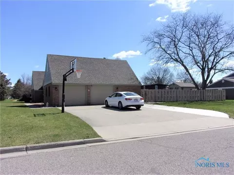 725 Crestview Ave, Bryan, OH 43506 photo 3