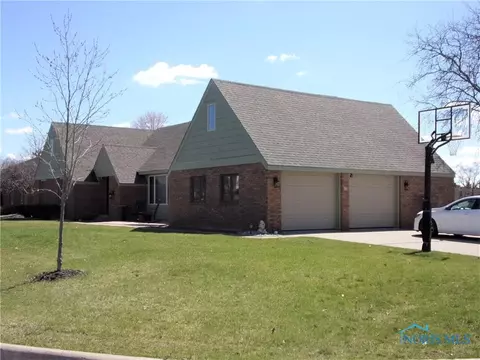 725 Crestview Ave, Bryan, OH 43506 photo 2