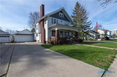 236 E Chestnut St, Wauseon, OH 43567 photo 5