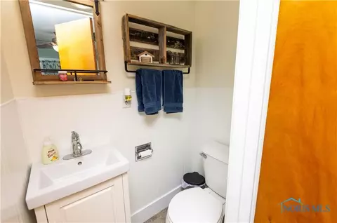 236 E Chestnut St, Wauseon, OH 43567 photo 14