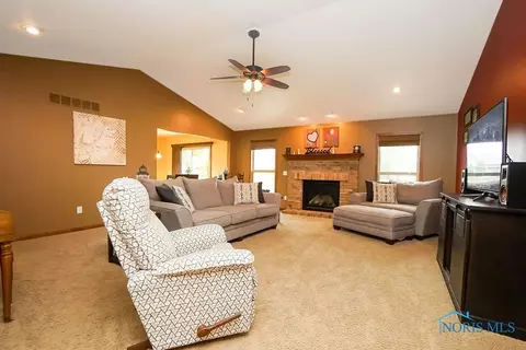 2396 Bluestone Dr, Findlay, OH 45840 photo 19