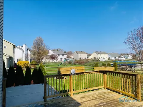 5780 Bermuda Dr, Walbridge, OH 43465 photo 4