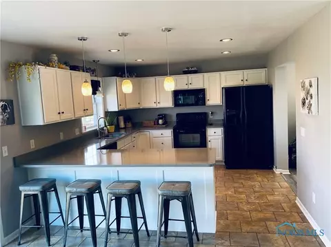 5780 Bermuda Dr, Walbridge, OH 43465 photo 6