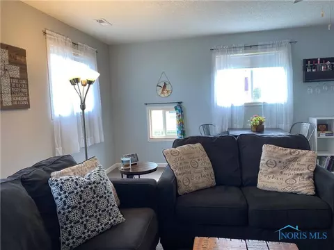 611 S Davis St, Forest, OH 45843 photo 4