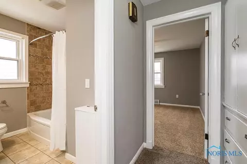 407 E Union St, Walbridge, OH 43465 photo 21