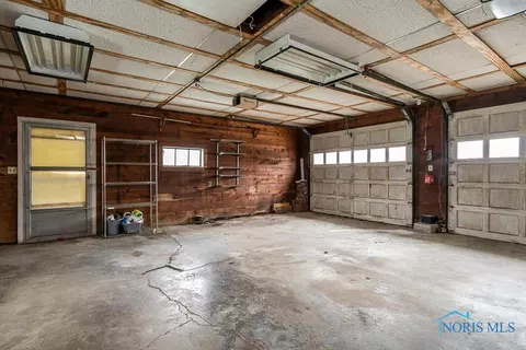 407 E Union St, Walbridge, OH 43465 photo 37