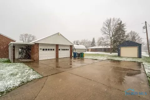 407 E Union St, Walbridge, OH 43465 photo 40