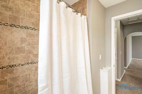 407 E Union St, Walbridge, OH 43465 photo 24
