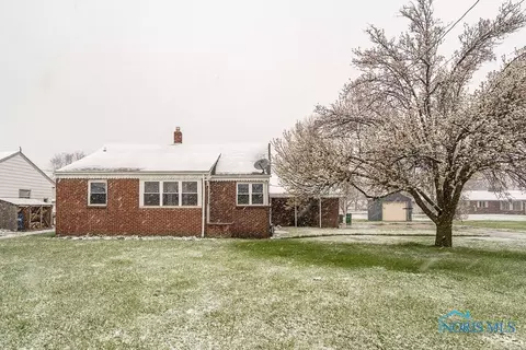 407 E Union St, Walbridge, OH 43465 photo 1