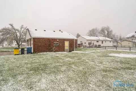 407 E Union St, Walbridge, OH 43465 photo 41