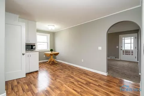 407 E Union St, Walbridge, OH 43465 photo 18