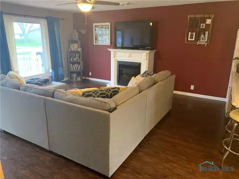 204 Taylor Dr, West Unity, OH 43570 photo 5