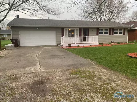 204 Taylor Dr, West Unity, OH 43570 photo 1