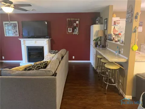 204 Taylor Dr, West Unity, OH 43570 photo 4