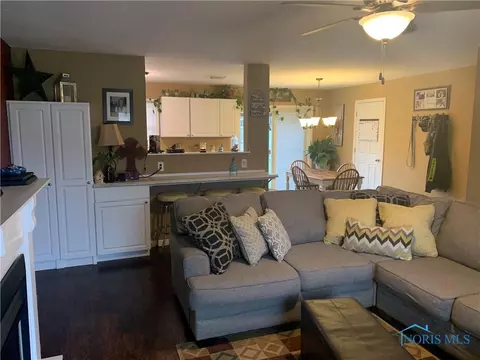 204 Taylor Dr, West Unity, OH 43570 photo 8