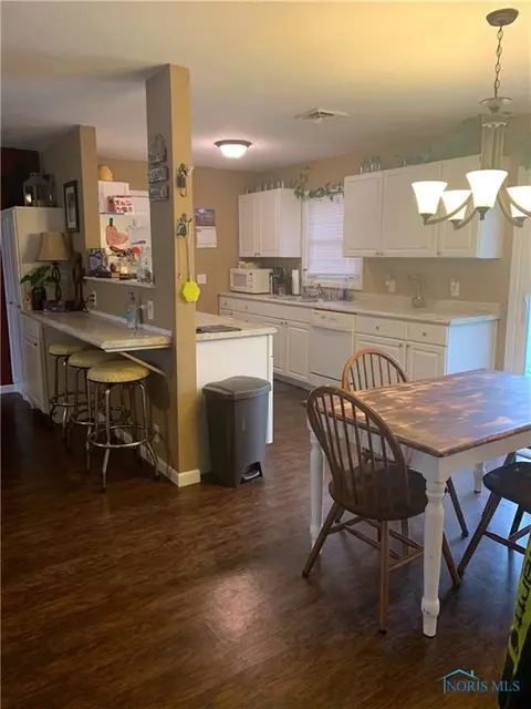 204 Taylor Dr, West Unity, OH 43570 photo 9