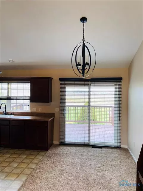 6722 Alexander Dr, Walbridge, OH 43465 photo 8