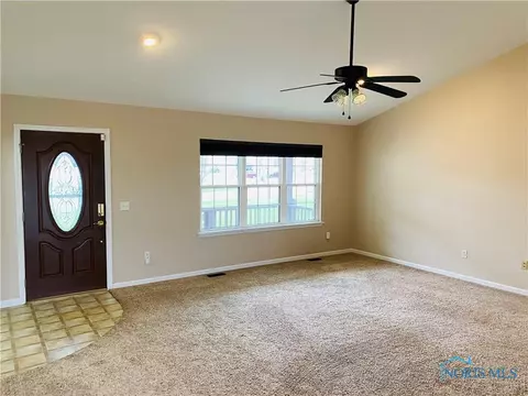6722 Alexander Dr, Walbridge, OH 43465 photo 4