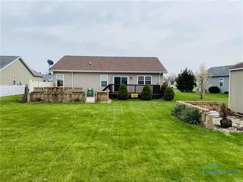 6722 Alexander Dr, Walbridge, OH 43465 photo 2
