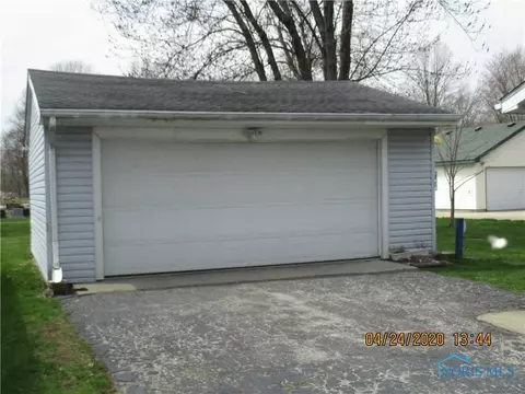 403 Adrian St, Delta, OH 43515 photo 2