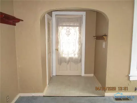 403 Adrian St, Delta, OH 43515 photo 4