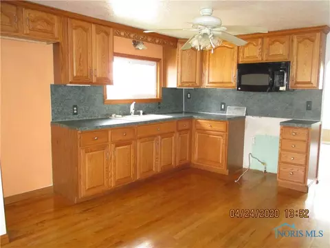 403 Adrian St, Delta, OH 43515 photo 10