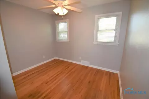 1013 Scribner St, Maumee, OH 43537 photo 5