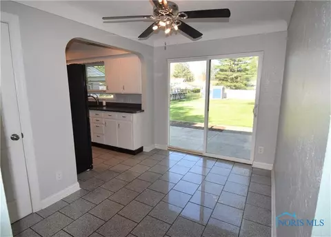 1013 Scribner St, Maumee, OH 43537 photo 10