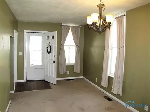 205 Monroe Ave, Findlay, OH 45840 photo 2