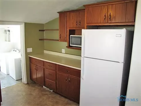 205 Monroe Ave, Findlay, OH 45840 photo 6