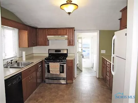 205 Monroe Ave, Findlay, OH 45840 photo 4
