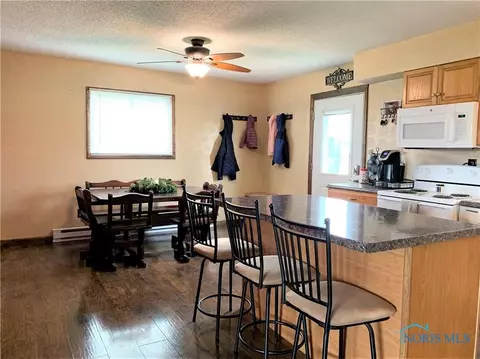 1435 E Bowling Green Rd, Bradner, OH 43406 photo 9